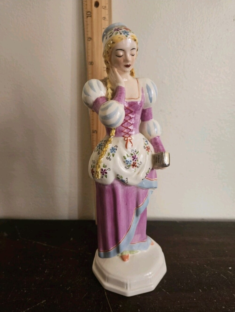Vintage 1940s/50s Goldcrest Ceramics Corp. Juliet Statue. Mint.